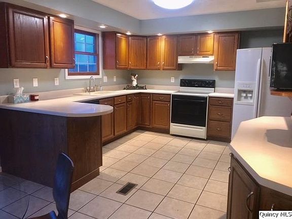 4th image of 2701 Ridgecrest Dr