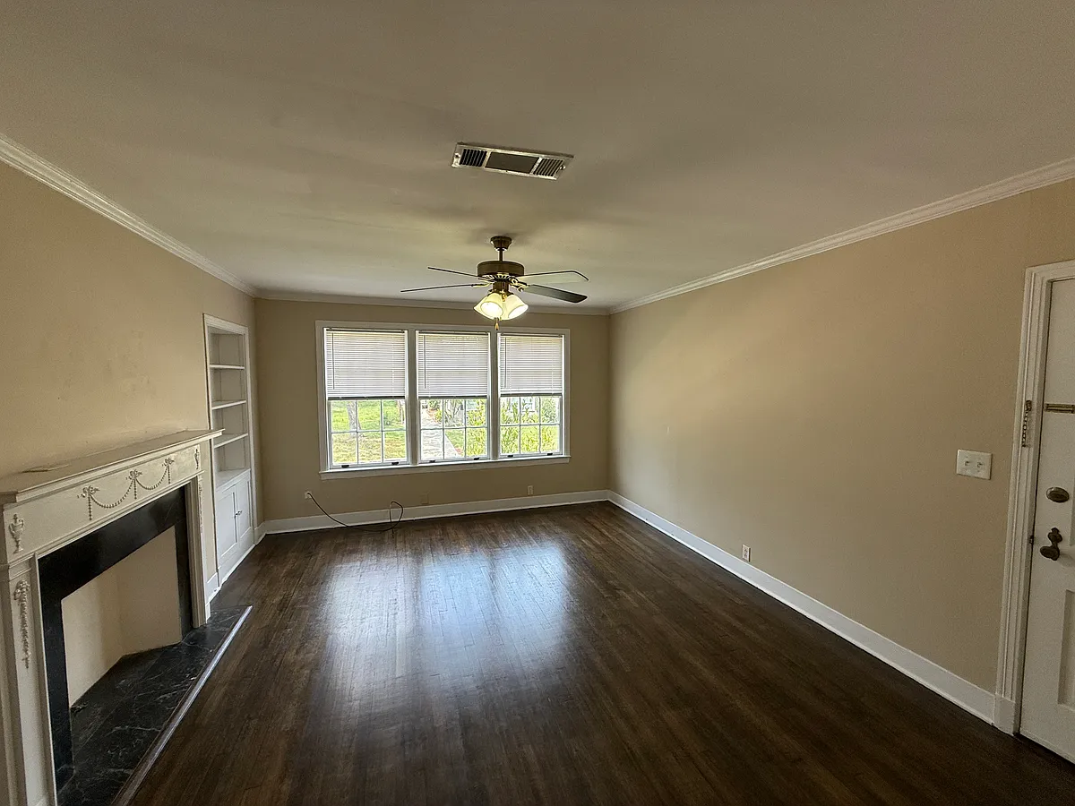 Building Photo - 563 Dudley Dr