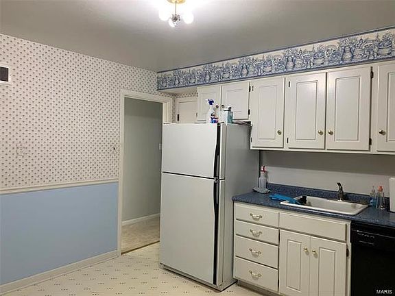 4th image of 10323 Saint Katherine Ln