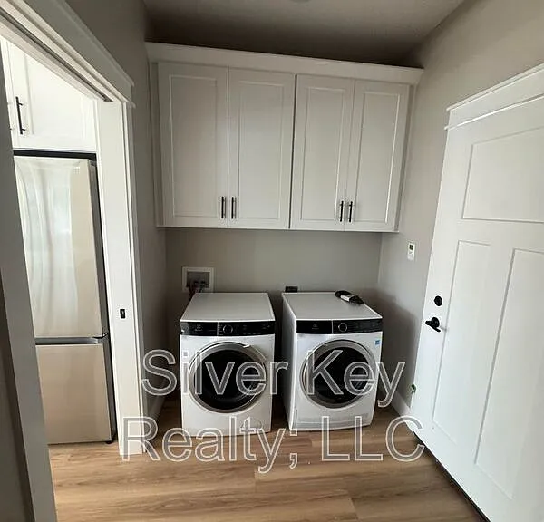 918 Stratford Ave — Photo 20