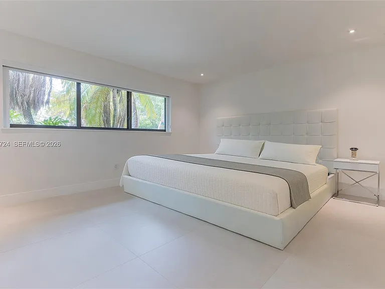 7300 SW 77th Ave — Photo 34