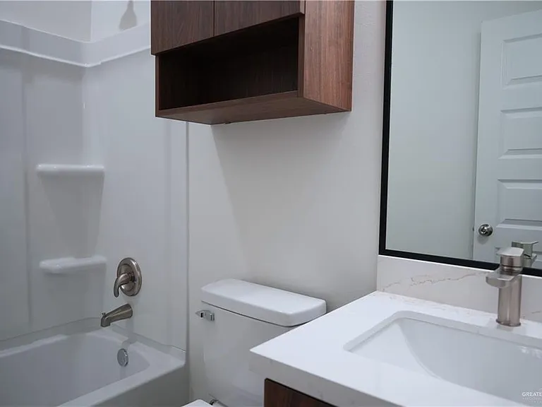 1200 S Woodland Dr #3 — Photo 6