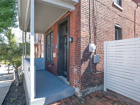3rd image of 46 Cowan St