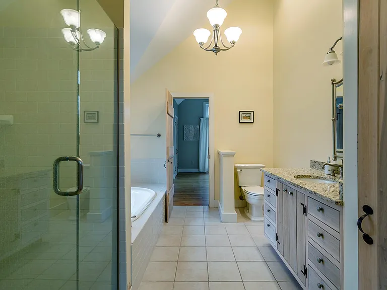 8 River Bend Ln — Photo 34