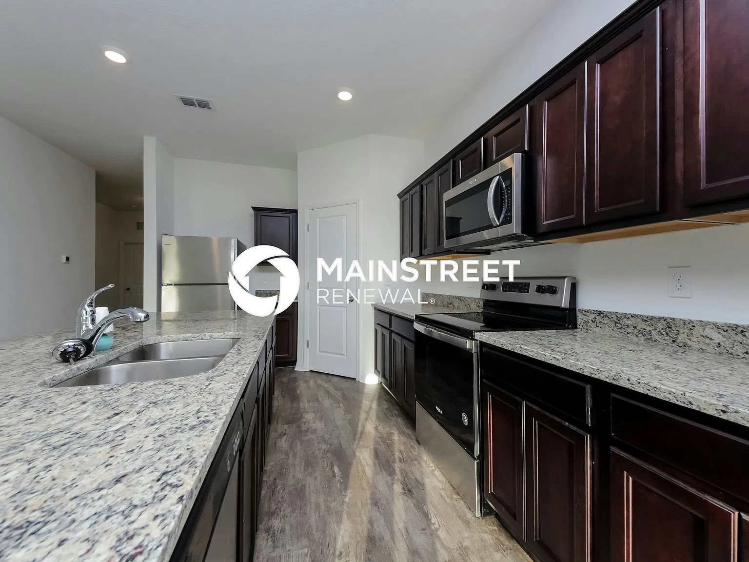 413 Stillwater Ln — Photo 4