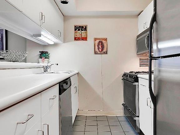 3rd image of 2250 Broadway APT 6F