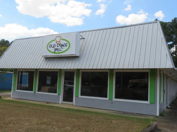 719 Veterans Memorial Dr, Kosciusko, MS 39090