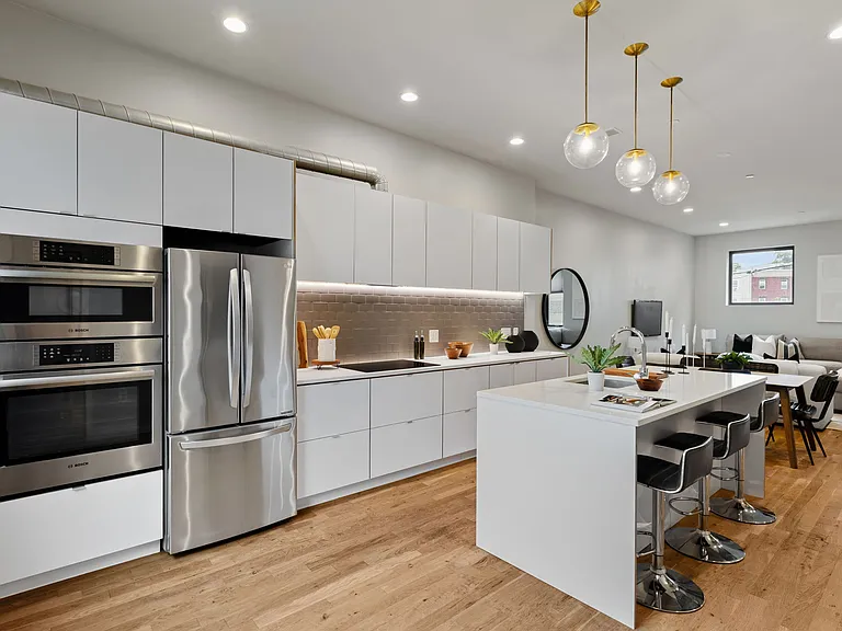 1720 Folsom St #B — Photo 5