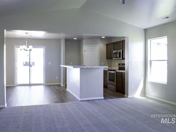 4th image of 780 Canyon Crest Dr W