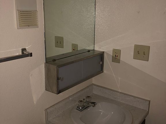 3rd image of 815 Coal Ave SW APT 40