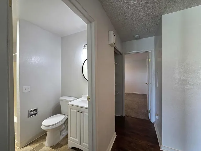 939 N Baker Ave — Photo 21