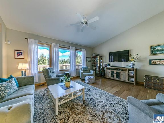 5th image of 50 Alderview Dr