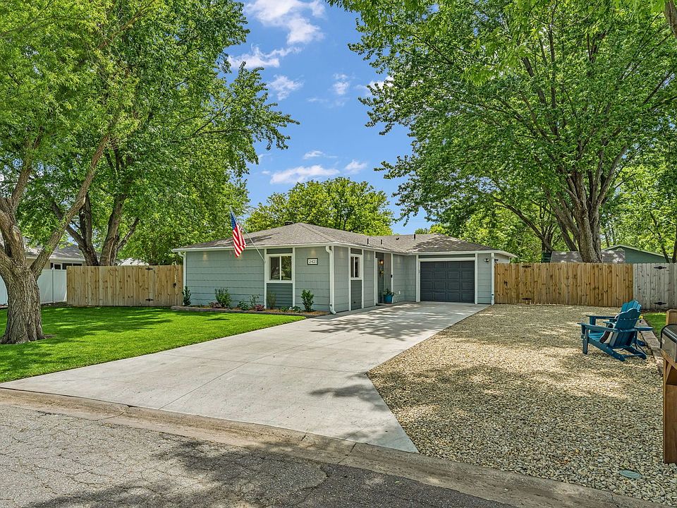 1st image of 2421 Brook Ln