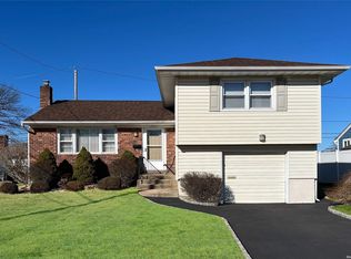 3887 Lawrence Rd, Seaford, NY 11783