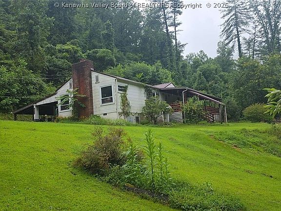 2nd image of 456 Clell Woodrum Ln