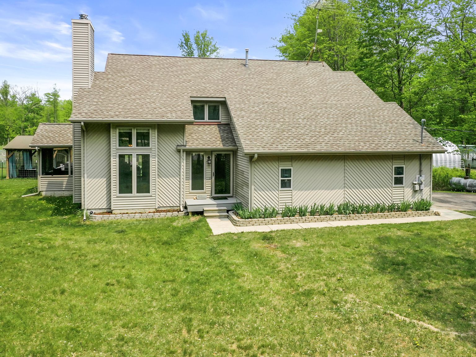 3106 W Clear Lake Rd, West Branch, MI 48661 Zillow