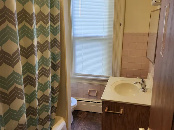 20 7th St #A, Salem, NJ 08079