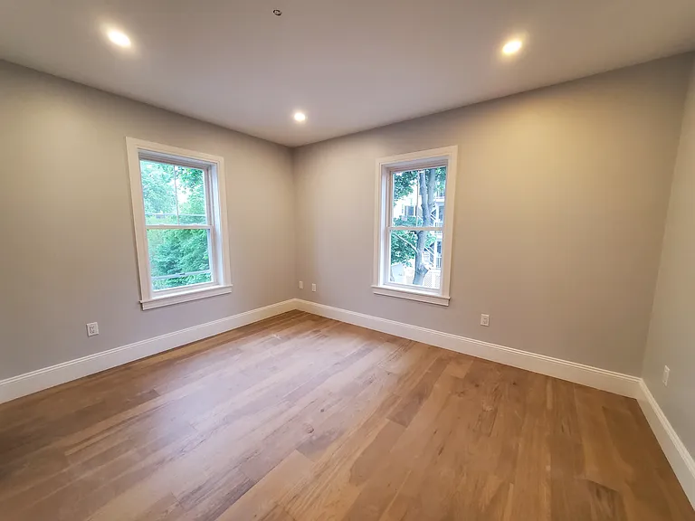 51 Fairbanks St — Photo 10