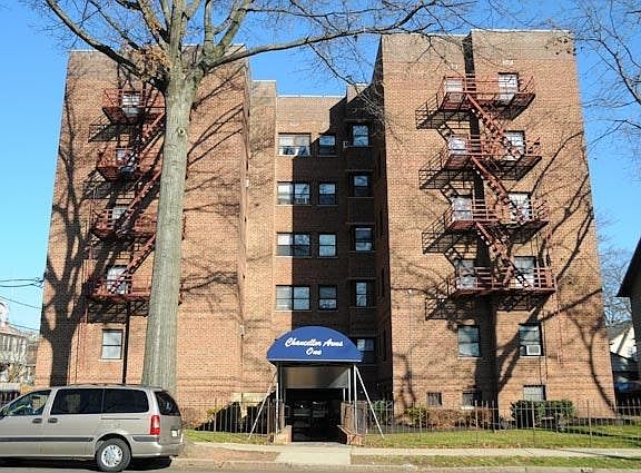 4th image of 165 Chancellor Ave APT 3F