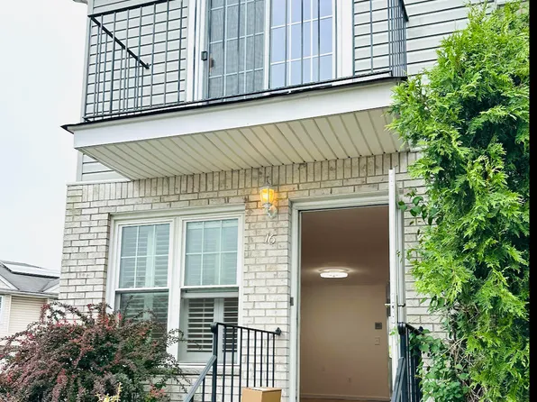 16 Sky Ln, Staten Island, NY 10304