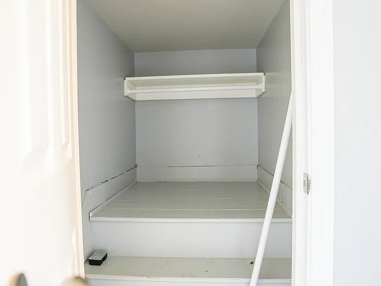 1204 Bonaparte Ave — Photo 11