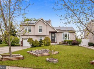 12 Snowfield Dr, Glassboro, NJ 08028