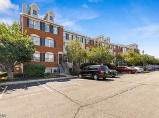 94 Callahan Ct, Newark, NJ 07103