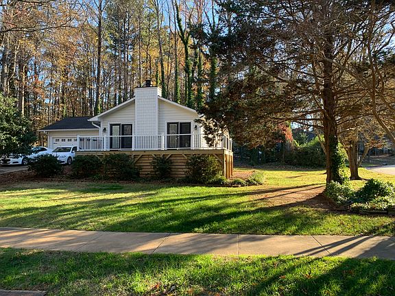 Delightful Ranch with Vaulted Ceilings on Quiet Corner Lot ~ 1 mile from Downtown Cary