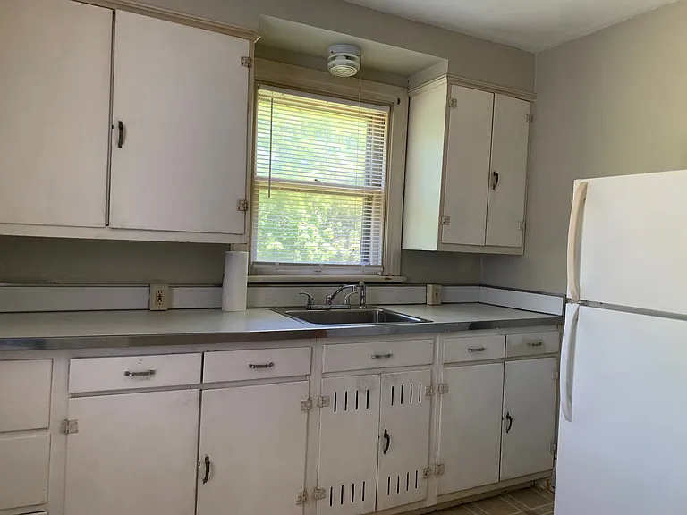 227 S Hershey Rd #4 — Photo 9