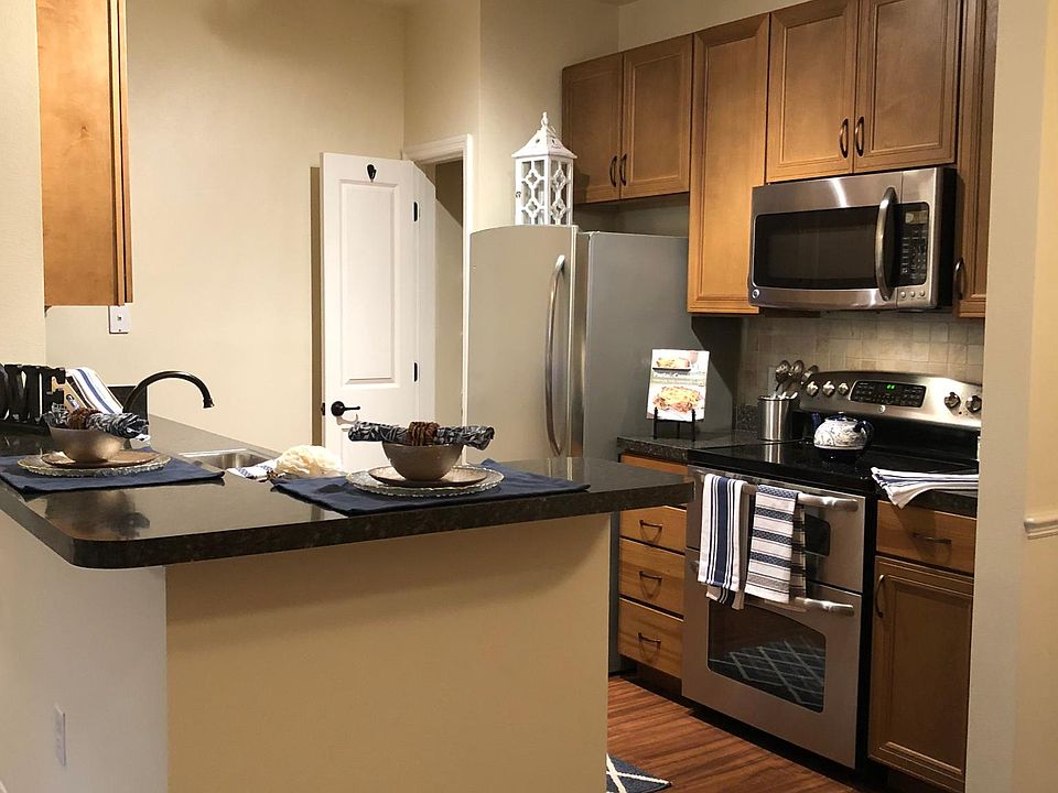 Kitchen with bar top