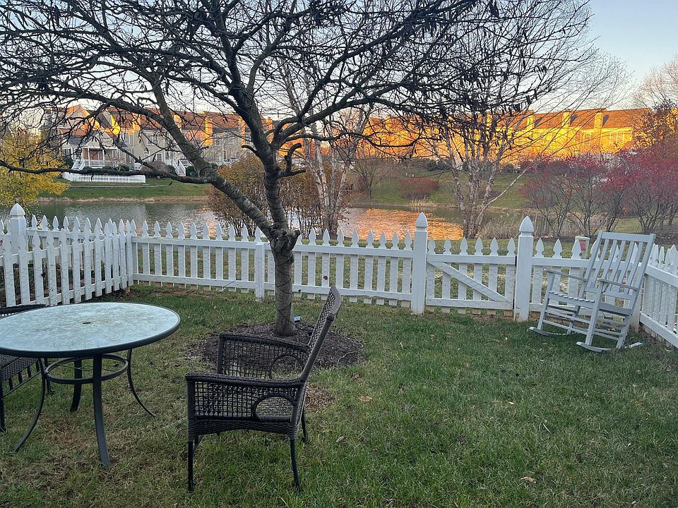 Private quiet townhouse on dead end across from a farm.