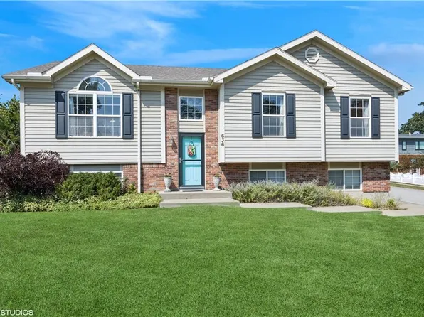 636 NE 99th St, Kansas City, MO 64155