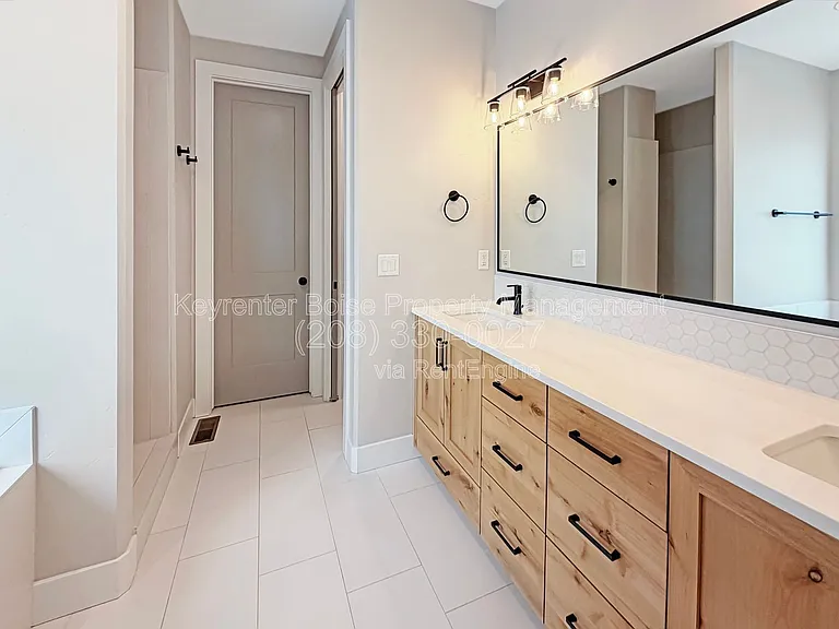 8423 W Brooks Dr — Photo 17