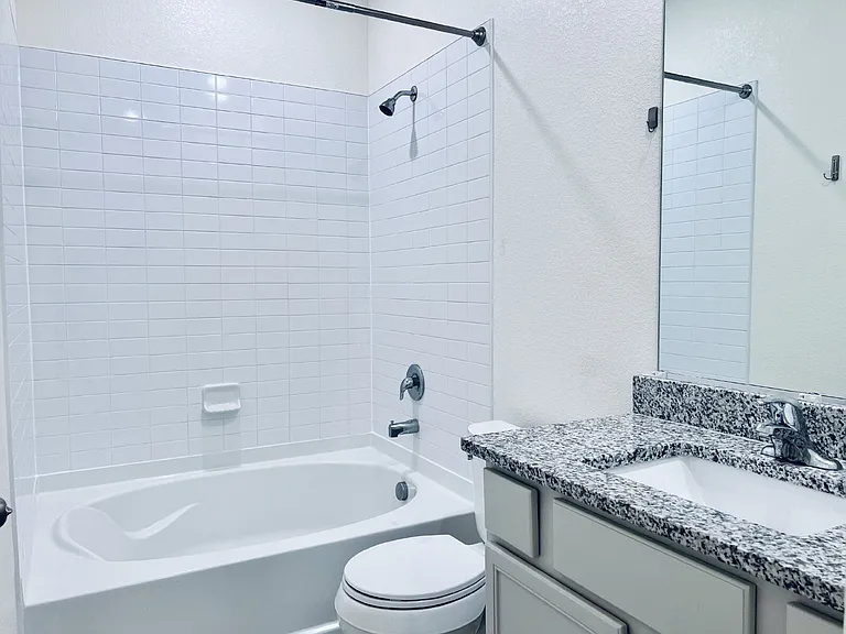 370 Maple St — Photo 19
