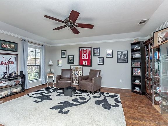 5th image of 107 Pebble Beach Dr