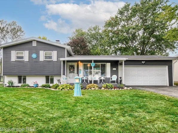 2390 Cheryl Ann Dr, Burton, MI 48519