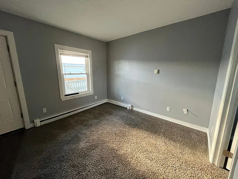 375 Manchester St #3R — Photo 8