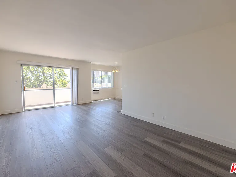 1930 S Robertson Blvd #7 — Photo 2