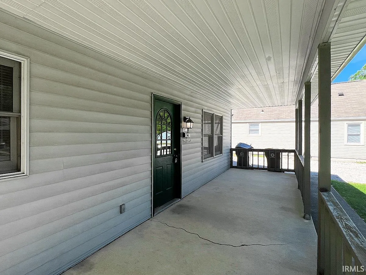 4 bed, 2.0 bath, 1488 sqft, $2,560 — Photo 2