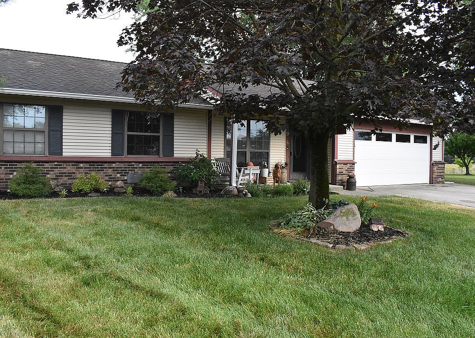 1st image of 194 Fountain Lake Dr S