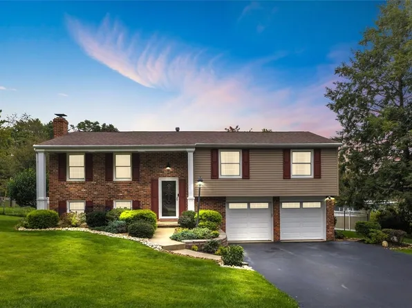6 Greenview Dr, Jeannette, PA 15644