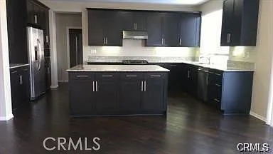 4 bed, 3705 sqft, $4,300 — Photo 4
