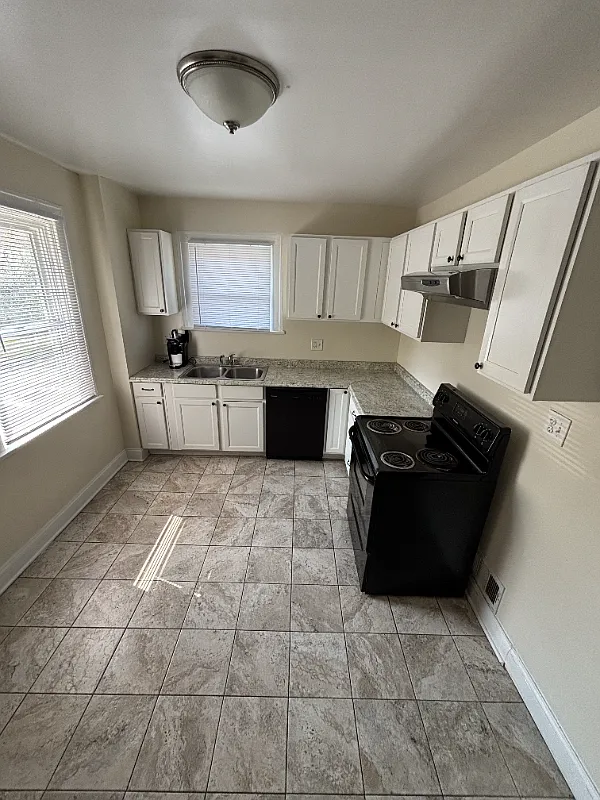 3 bed, 1062 sqft, $2,800 — Photo 4