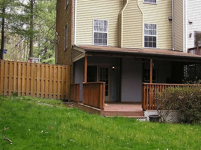 6398 Shaundale Dr — Photo 23