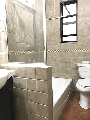 Rented by Zikos Realty Services | media 21