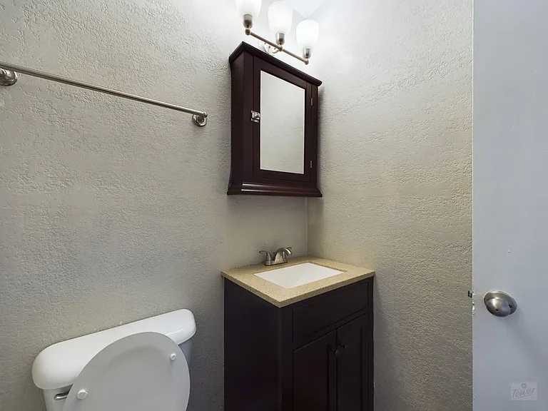 2401 Manor Rd #125 — Photo 8