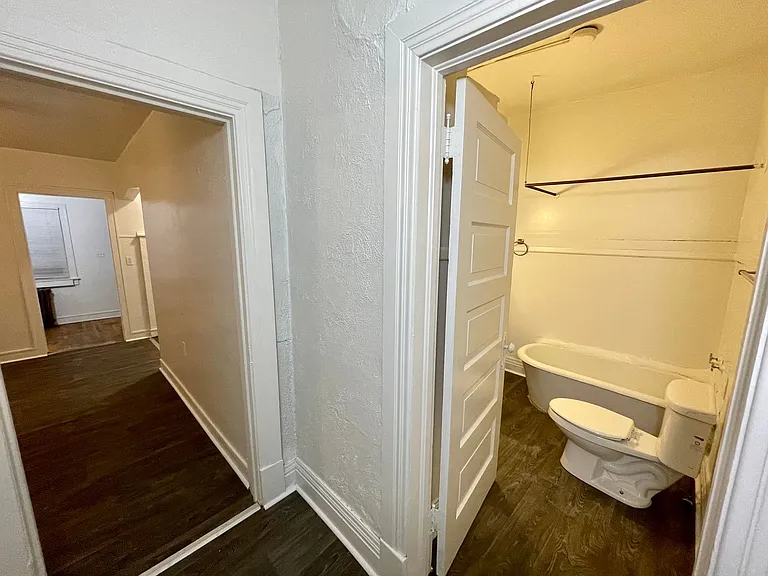 1101 W Maxwell Ave #E — Photo 6