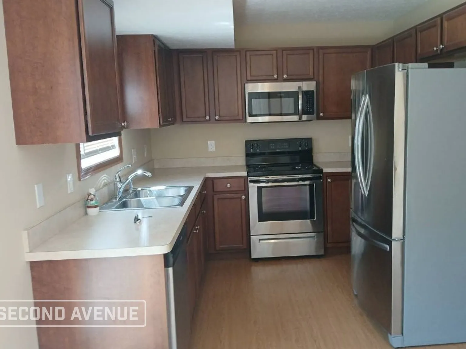 3 bed, 2.0 bath, 1200 sqft, $1,625 — Photo 2