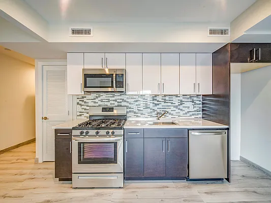 Rented by Bouklis Group | media 4