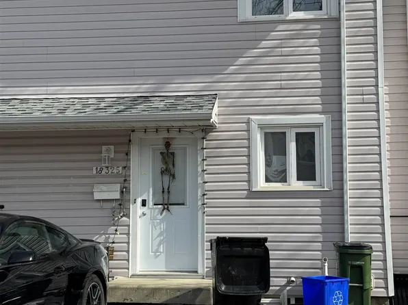 18325 66th Ave NW, Edmonton, AB T5T 1Z5